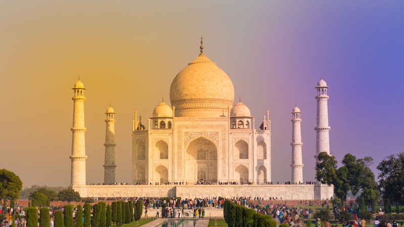 Fotografija: Prečudovit Taj Mahal, fascinantna marmornata grobnica, ki je pogosto tarča lažnih terorističnih napadov. FOTO: Getty Images/iStockphoto