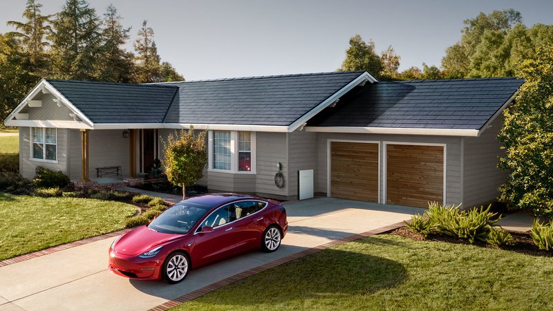 Fotografija: Teslina solarna streha na voljo le še v kombinaciji s Powerwallom. FOTO: Tesla