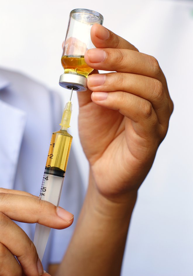 Patentirana cepiva so razdeljevali le bogatim državam. Foto: Shutterstock