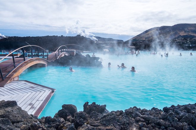 Geotermalno zdravilišče Blue Lagoon je ena najbolj obiskanih atrakcij na Islandiji. Foto: Shutterstock