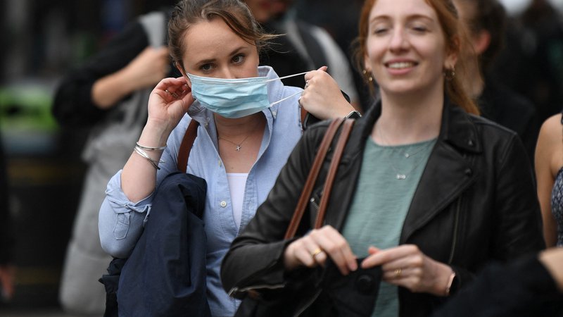 Fotografija: V Angliji bodo sneli maske. Foto: DANIEL LEAL-OLIVAS/AFP