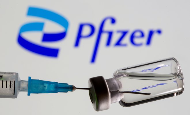 Pfizer predlaga tretji odmerek cepoiva proti covidu-19. Foto: DADO RUVIC/REUTERS