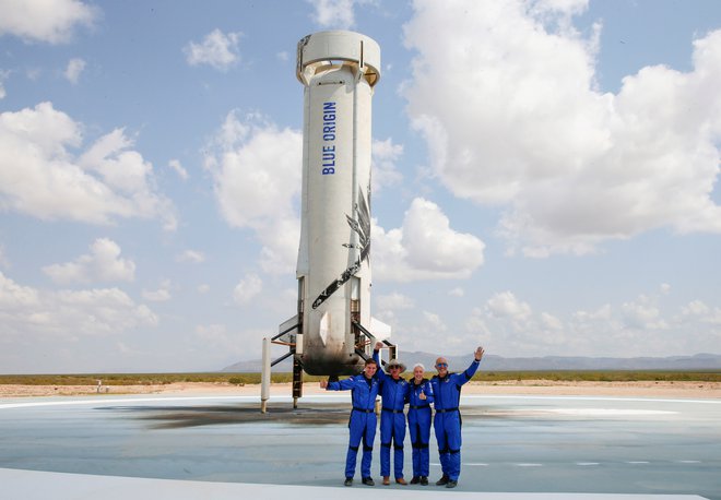 Ekipa Blue Origina, ki se je podala v vesolje. Foto: REUTERS/Joe Skipper