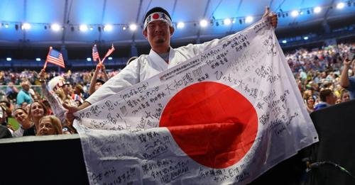 Kazunori Takishima je kupil 197 vstopnic za OI v Tokiu. Foto: Kai Pfaffenbach/REUTERS