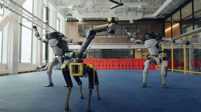 Roboti Boston Dynamics. Foto: Posnetek zaslona/YouTube