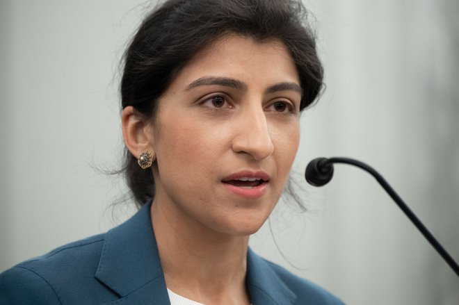 32-letna predsednica Zvezne komisije za trgovino (FTC), Lina Khan. Foto: Getty Images/Pool