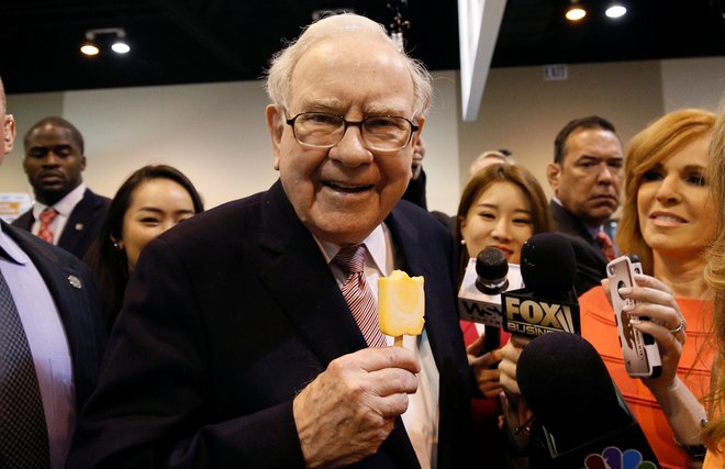 Warren Buffett na letnem srečanju delničarjev družbe Berkshire Hathaway. Foto: Rick Wilking/Reuters