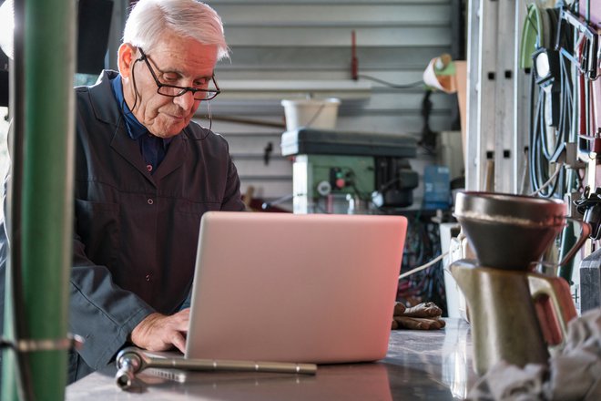 Povečalo se je tudi število starejših delavcev. Foto: Shutterstock