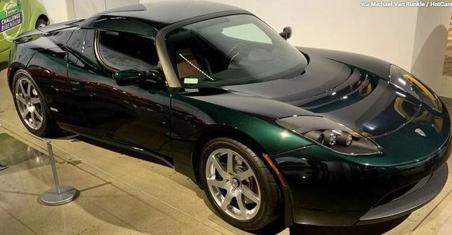 Tesla roadster zelene barve. Foto: Posnetek zaslona/Hotcars