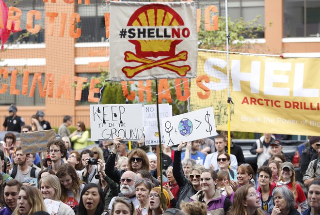 Protesti proti vrtanju naftnega podjetja Shell, Washington, ZDA, 26. april 2015. Foto: Jason Redmond / Reuters