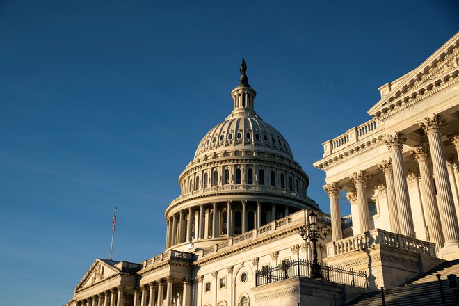 Znamenita stavba US Capitol, v kateri sta ameriški senat in predstavniški dom. Foto: Al Drago / Reuters
