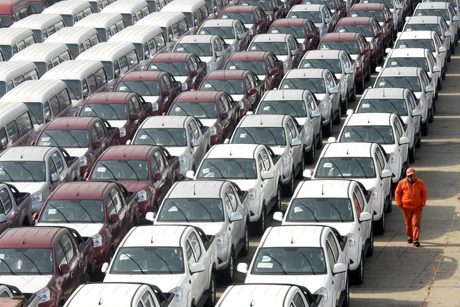 Vozila, čakajo na izvoz. Foto: CHINA STRINGER NETWORK/REUTERS Pictures
