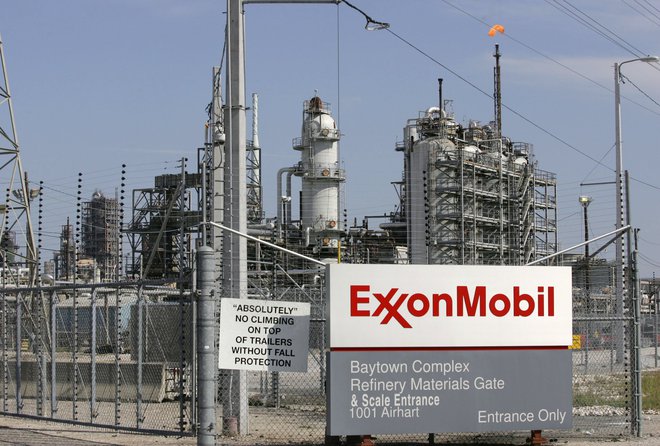 Exxon Mobil naj bi lani izgubil 17,5 milijarde evrov. Foto: JESSICA RINALDI/REUTERS Pictures
