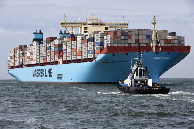 Kontejnerska ladja podjetja Maersk. Foto: Kooren Michael / Reuters
