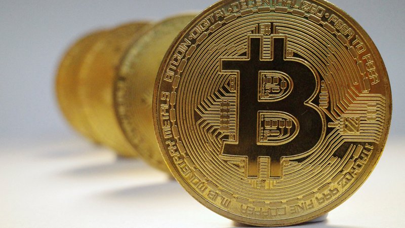 Fotografija: Bitcoin ima omejeno ponudbo na 21 milijonov. Foto: Edgar Su / Reuters

