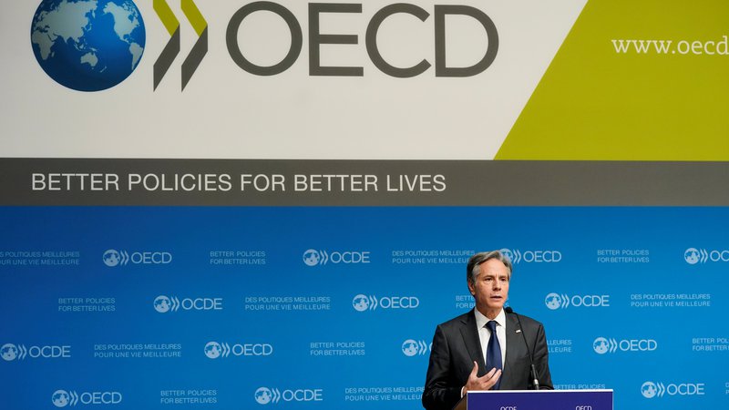 Fotografija: Ameriški državni sekretar Antony Blinken na novinarski konferenci OECD, Pariz, Francija, 6. oktobe 2021. Foto: Patrick Semansky / Reuters
