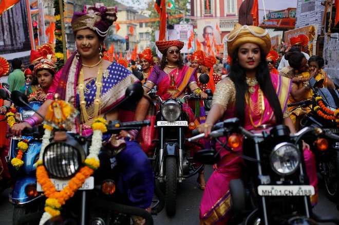 Parada indijskih žensk v Mumbaju za novo leto 2018. Foto: Danish Siddiqui / Reuters
