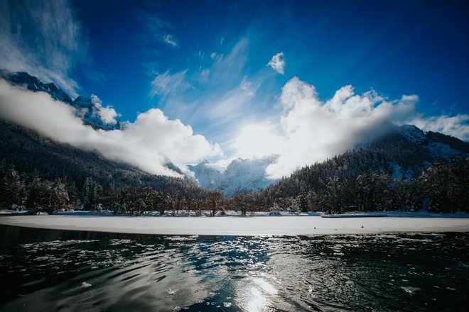 Jezero Jasna pri Kranjski Gori. Foto: Matej Družnik

