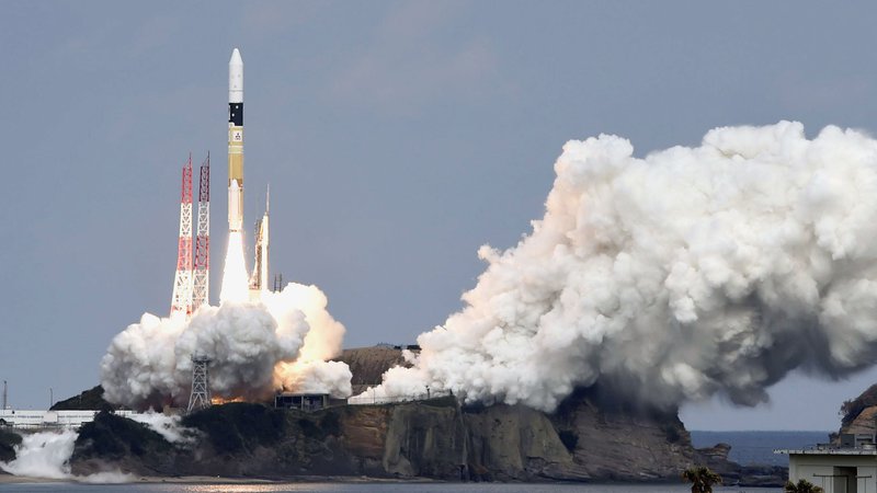 Fotografija: Izstrelitev rakete v vesoljskem centru Tanegashima, Japonska, 3. december 2014. Foto: Kyodo / Reuters
