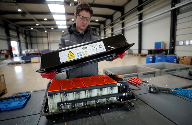 Rabljena Li avtomobilska baterija. Foto: Wolfgang Rattay / Reuters
