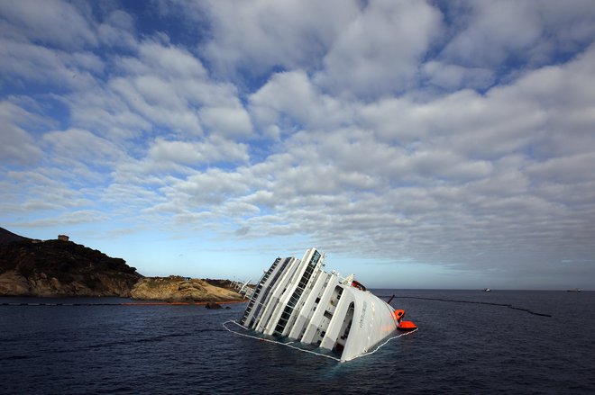 Costa Concordia po nesreči. Foto: Tony Gentile/Reuters
