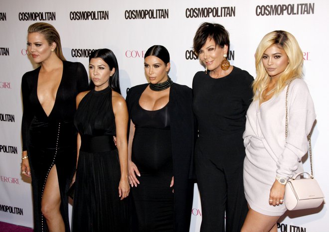 Khloe, Kourtney, Kim Kardashian, Kris Jenner in Kylie Jenner na 50. rojstnem dnevu revije Cosmopolitan leta 2015 v Hollywoodu. Foto: Shutterstock
