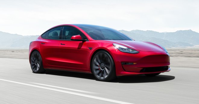 Tesla Model 3. Foto: @teslauk
