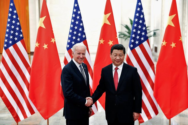 Ameriški predsednik Joe Biden in kitajski predsednik Xi Jinping, 4. december 2013. Foto: Lintao Zhang / Reuters
