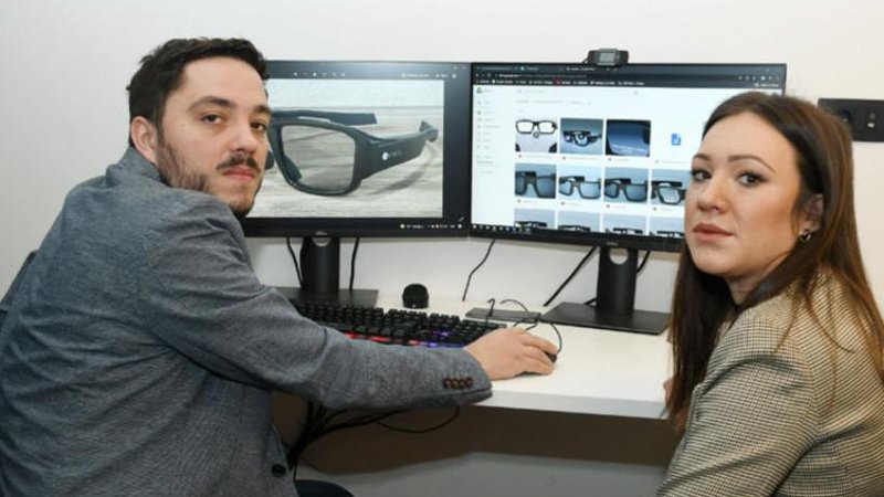 Fotografija: Hrvaški startup razvija pametna očala za gluhe. Foto: Posnetek zaslona/Poslovni dnevnik
