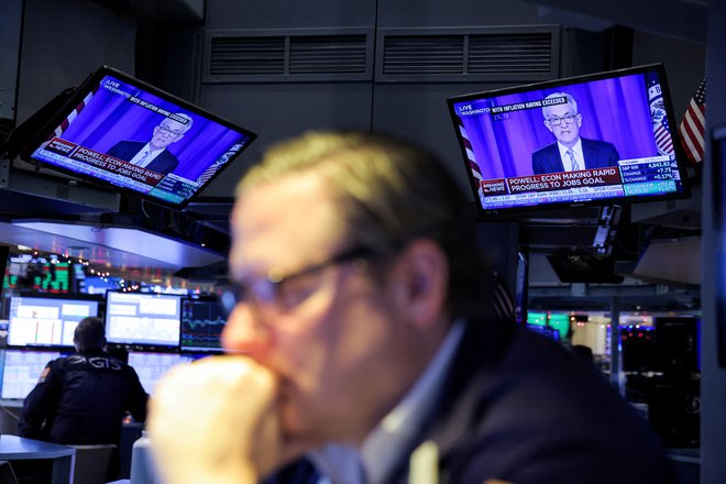 Finančni trgi stavijo na hitrejše in večje zvišanje obrestnih mer. Foto: Andrew Kelly / Reuters
