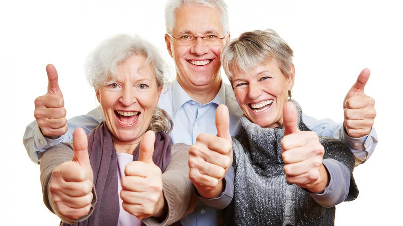 Fotografija: Upokojenci lahko pričakujejo višje pokojnine in letni dodatek. Foto: Shutterstock
