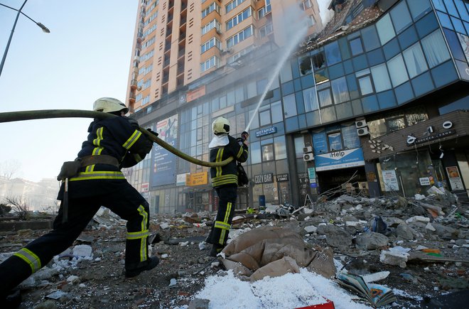 Gasilci, Kijev, Ukrajina, 26. februar 2022. Foto: Gleb Garanich / Reuters
