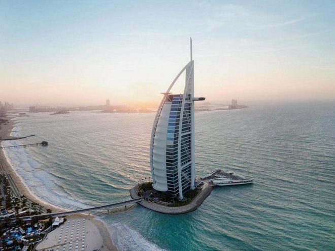 Burj Al Arab, Dubaj, ZAE. Foto: posnetek zaslona/Luxury Launches
