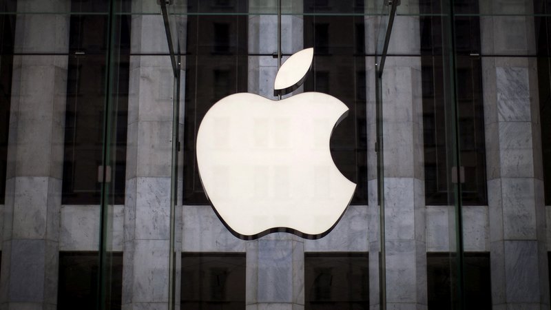 Fotografija: Logotip tehnološkega velikana Appla. Foto: Mike Segar/Reuters
