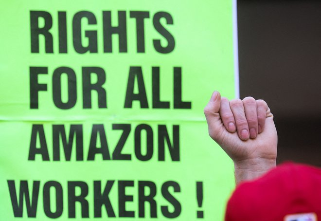 Prvi sindikat Amazona praznuje. Foto: REUTERS/Brendan McDermid
