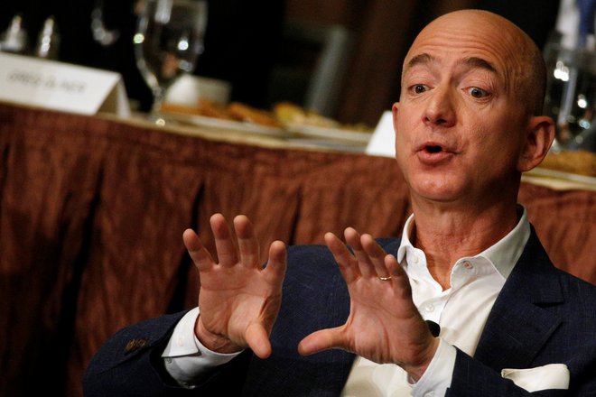 Prvi mož Amazona, Jeff Bezos, bo morda vložil ugovor zoper sindikalno združevanje delavcev. Foto: REUTERS/Brendan McDermid
