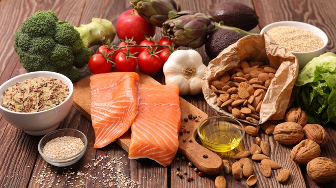 Veliko zelenjave, beljakovine in zdrave maščobe so temelj zdravega prehranjevanja. Foto: Shutterstock
