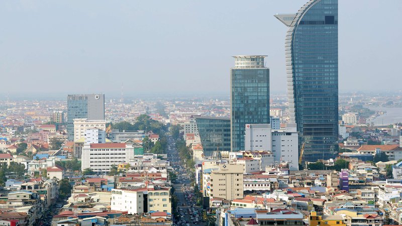 Fotografija: Phnom Penh je največje in najbolj naseljeno mesto v Kambodži. Foto: TANG CHHIN SOTHY/AFP
