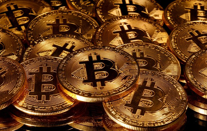 Največja kriptovaluta na svetu - Bitcoin. Foto: Dado Ruvic / Reuters
