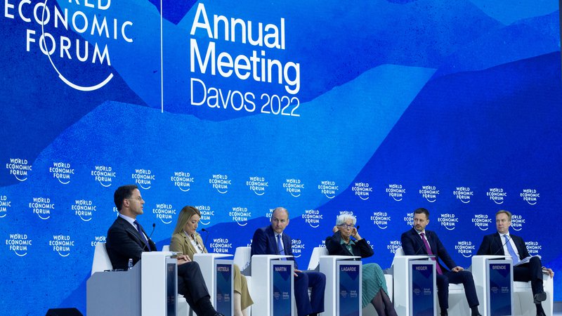 Fotografija: Na WEF 2022 so se zbrali svetovni voditelji iz politike, gospodarstva in finančnega sveta, 25. maj 2022. Foto: Arnd Wiegmann / Reuters
