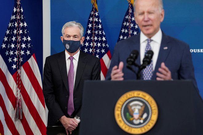 Predsednik ZDA Joe Biden in predsednik ameriške centralne banke (Fed) Jeromw Powell, 22. november 2021. Foto: Kevin Lamarque / Reuters

