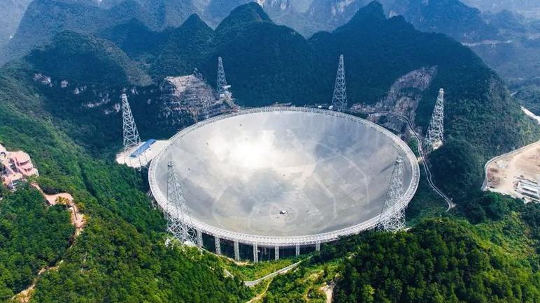 Fotografija: Sferični teleskop Aperture (FAST) na Kitajskem.Foto: Liu Xu/Xinhua via AP
