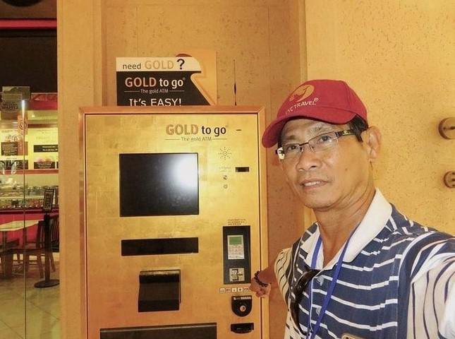 V Dubaju je tudi mnogo zlatih bankomatov, kjer se da prevzeti zlato. Foto: Doan David/Instagram
