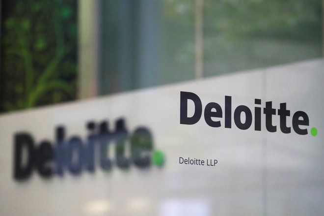 Deloittove ugotovitve temeljijo na raziskavi njihovega ekonomskega inštituta. FOTO: Hannah McKay/Reuters
