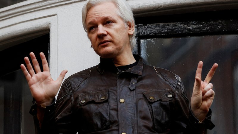 Fotografija: Assangeu vse bolj grozi izročitev ZDA. FOTO: Peter Nicholls/Reuters
