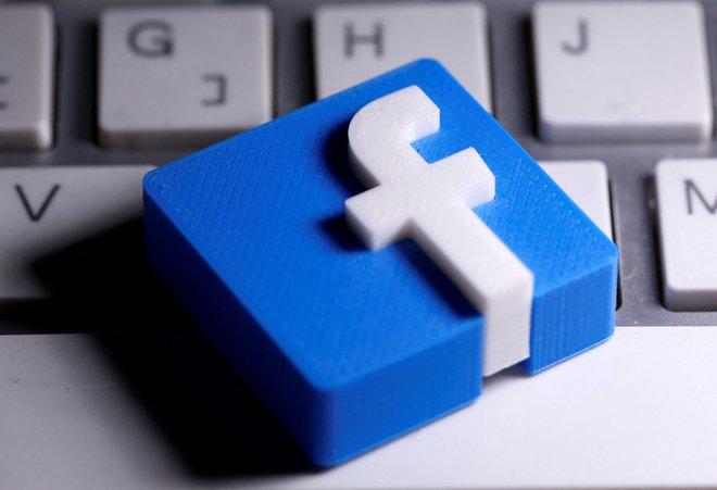 Facebook naj bi promoviral zlonamerne aplikacije. Foto: Dado Ruvic/Reuters
