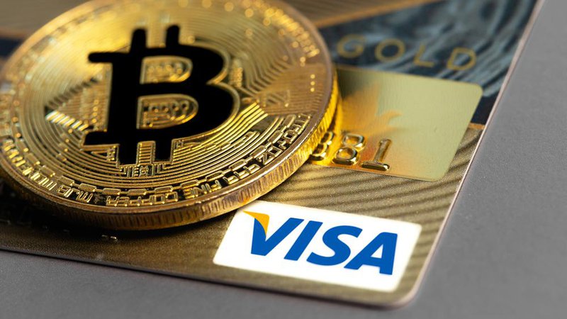 Fotografija: Nakupi s kreditnimi in debetnimi karticami so lažji kot kdajkoli prej. FOTO: Shutterstock
