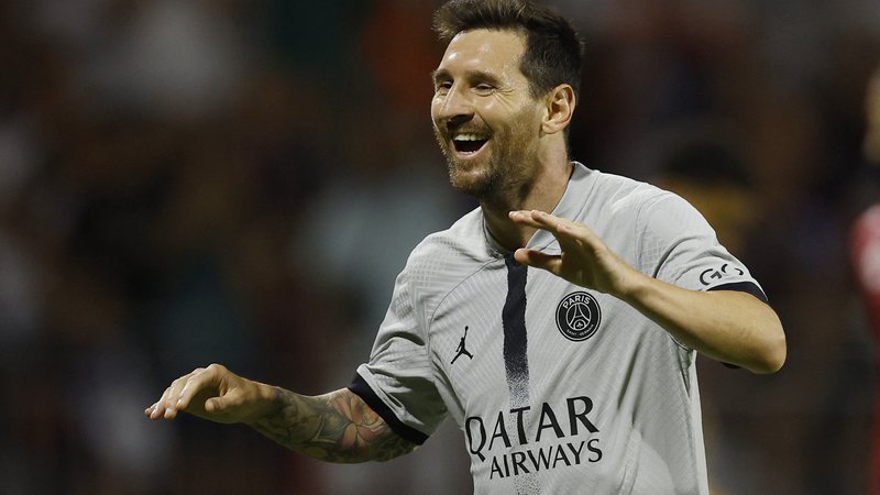 Fotografija: Messi ima dober razlog za nasmeh: Podpisal je 20 milijonov dolarjev vredno pogodbo za promocijo aplikacije Socios FOTO: Reuters
